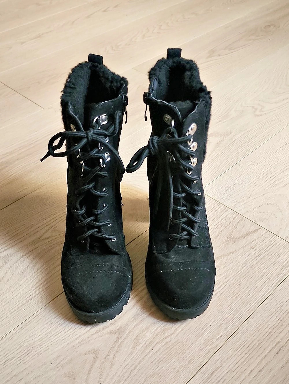 Top Moda Dale-6 Black Lace-Up Heeled Boots